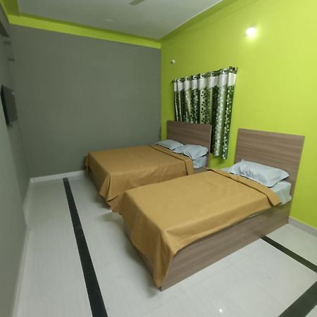 Bns Village Resort โกลลีฮิลส์ ภายนอก รูปภาพ