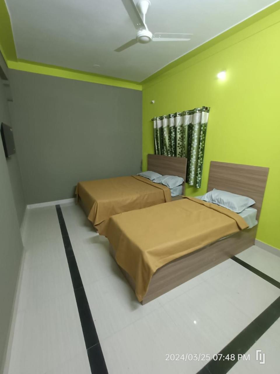 Bns Village Resort โกลลีฮิลส์ ภายนอก รูปภาพ