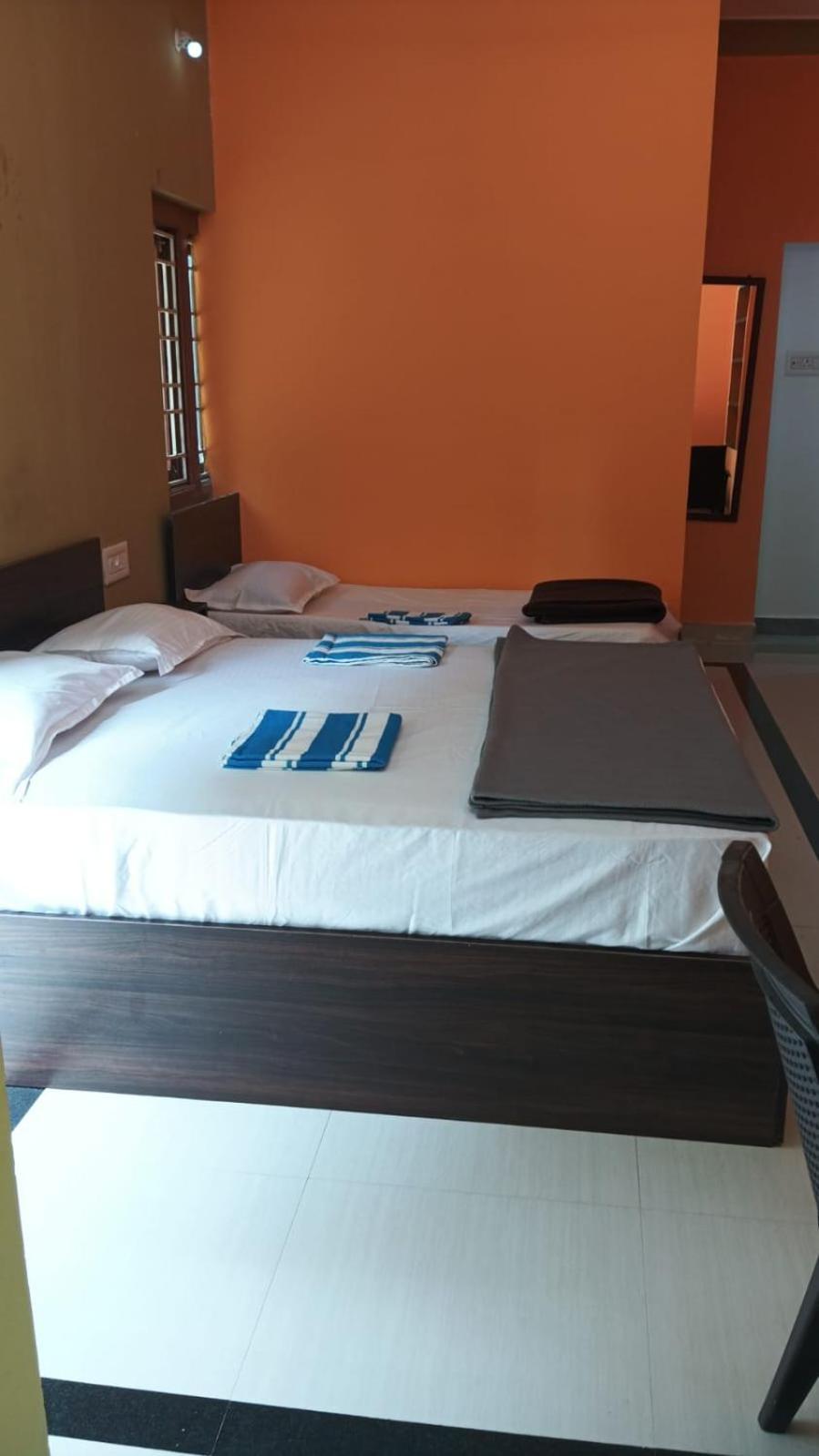 Bns Village Resort โกลลีฮิลส์ ภายนอก รูปภาพ